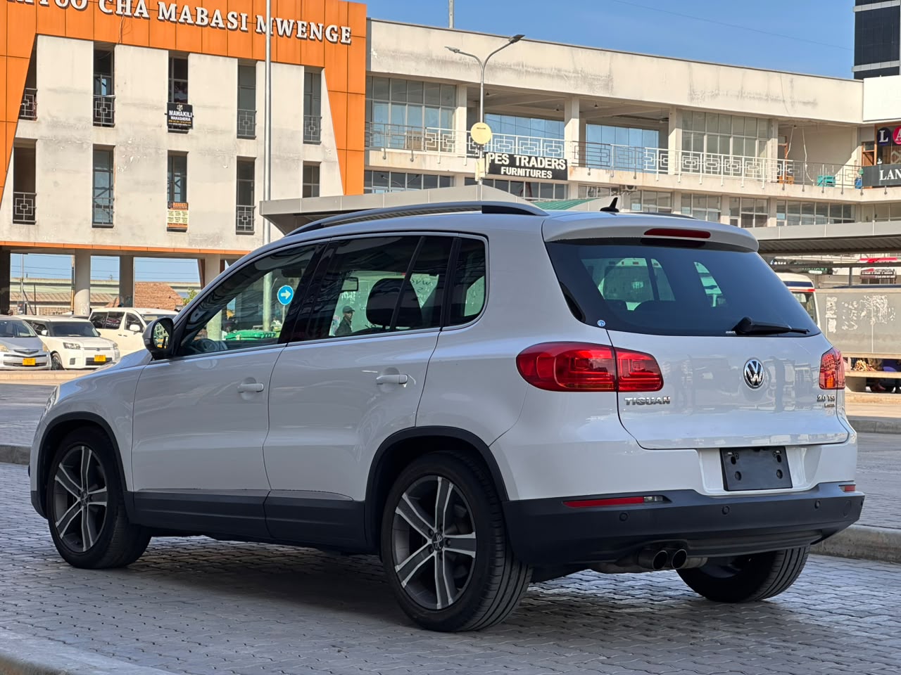 VOLKSWAGEN TIGUAN thumbnail 2